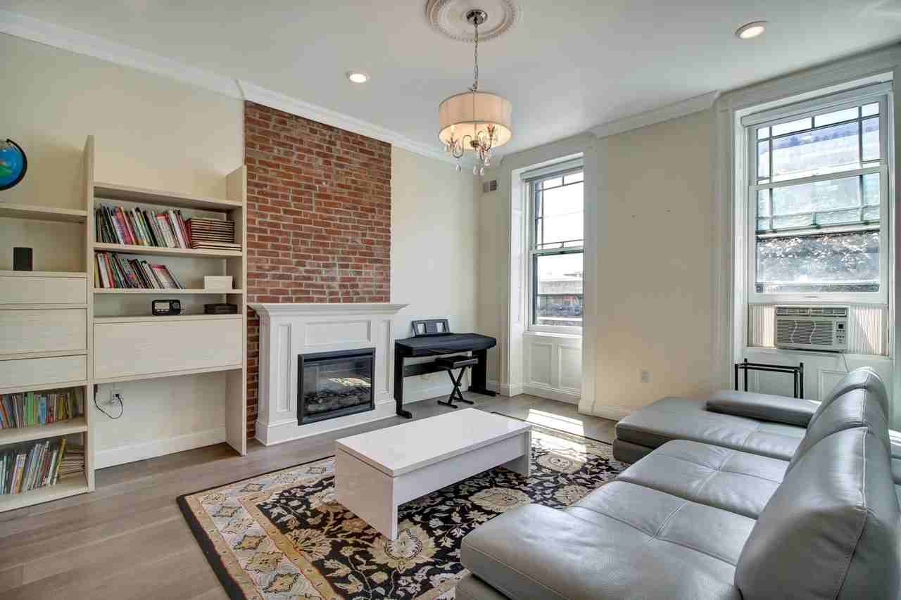 823 Washington St #2 - Photo 2 of 19