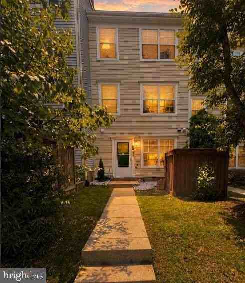 18997 Highstream Dr - Photo 2 of 50