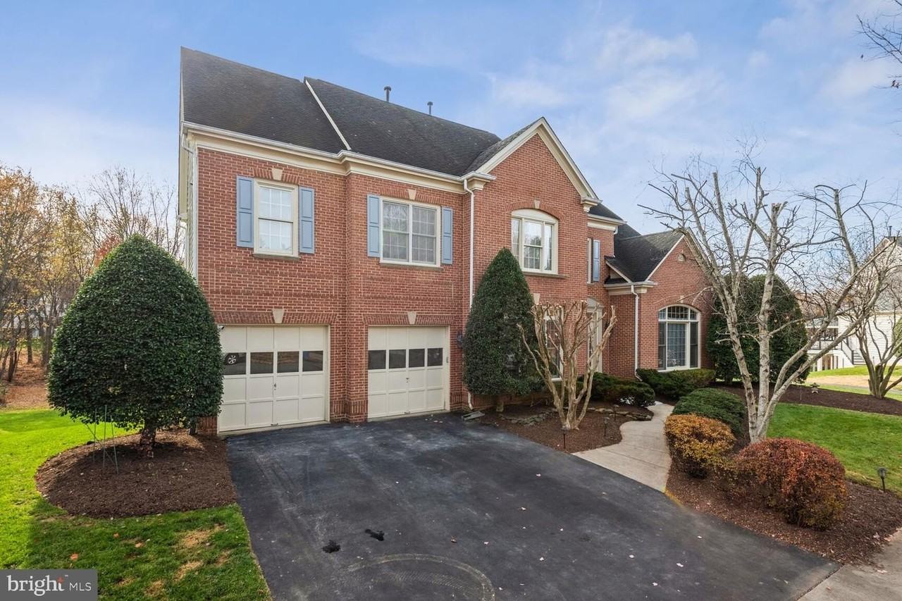 9724 Clagett Farm Dr - Photo 2 of 50