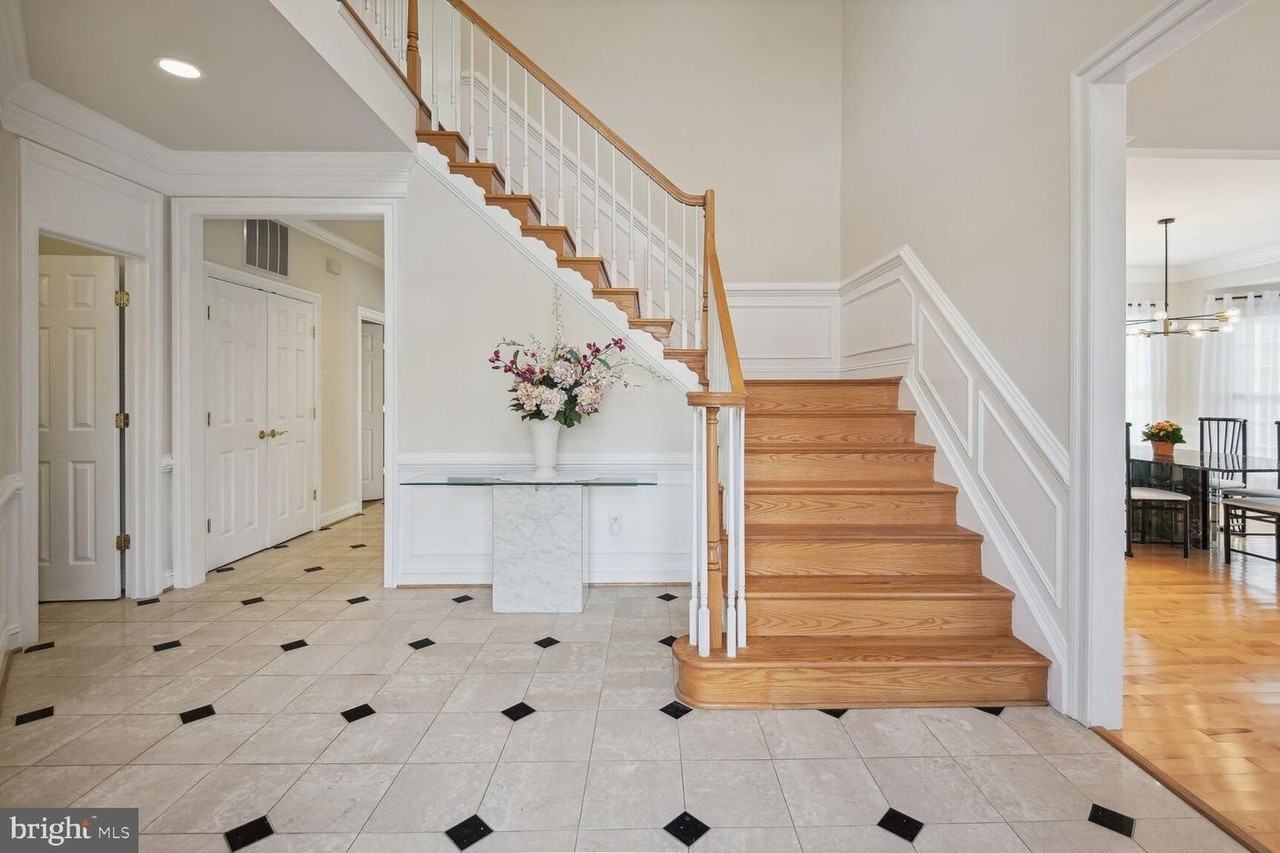 9724 Clagett Farm Dr - Photo 4 of 50