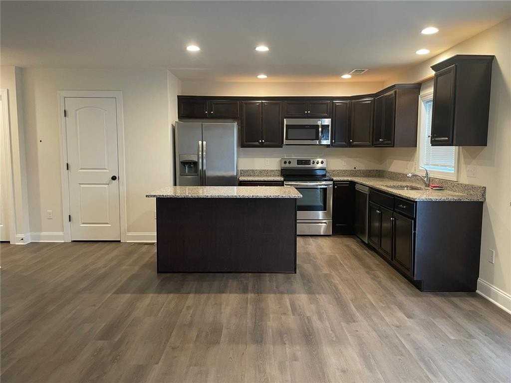 1612 Ravena St - Photo 2 of 15