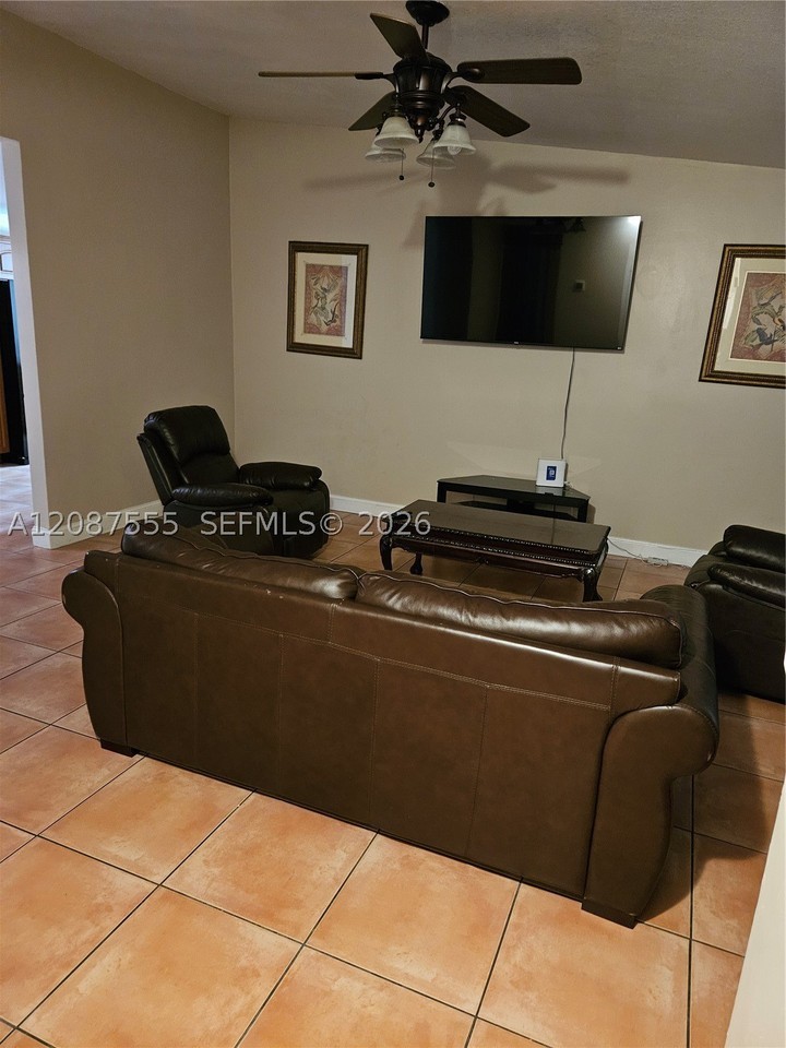 10934 Sw 158th Ter #0 - Photo 7 of 10