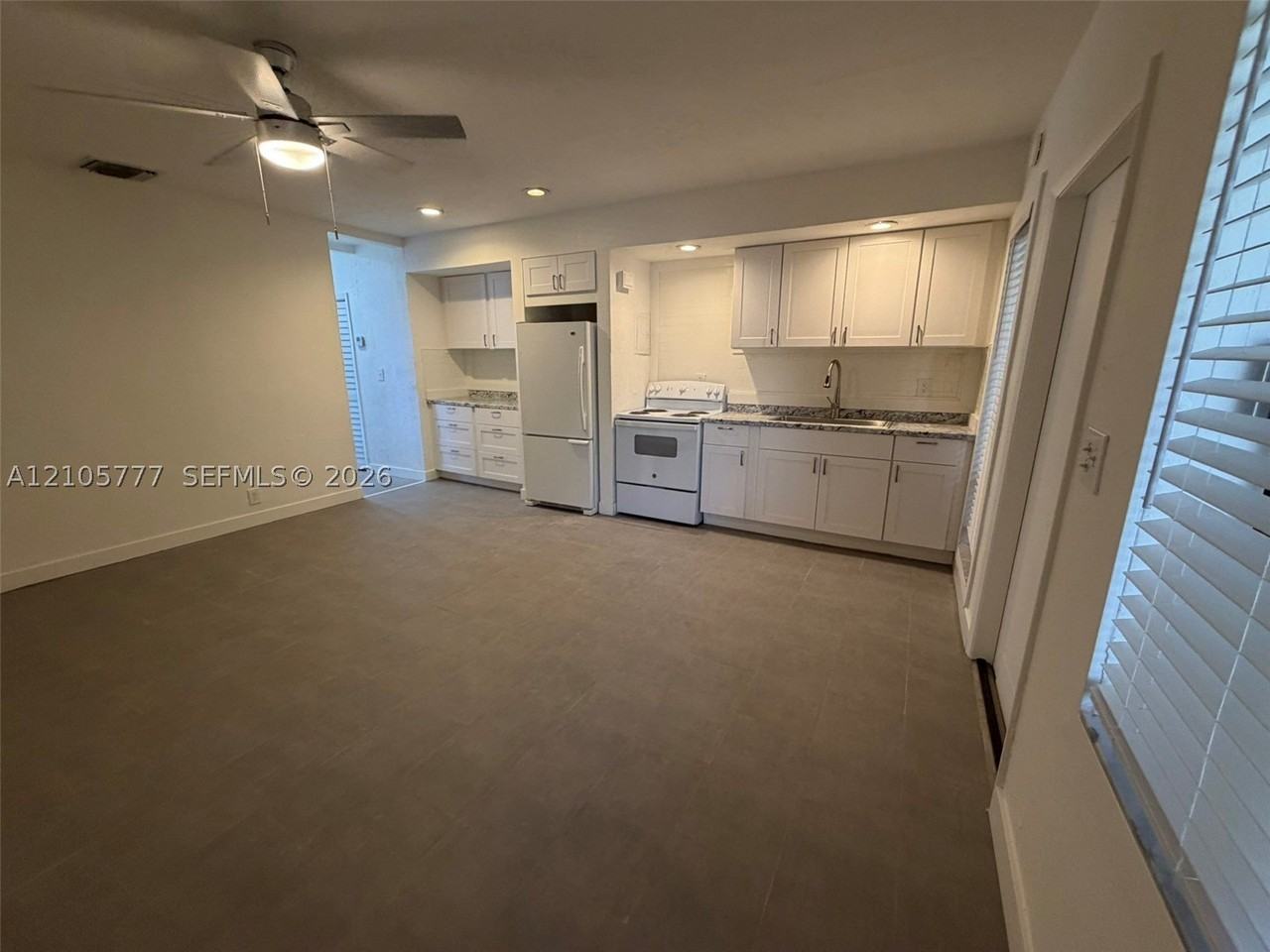3475 Sw 1st Ave #6 - Photo 3 of 38