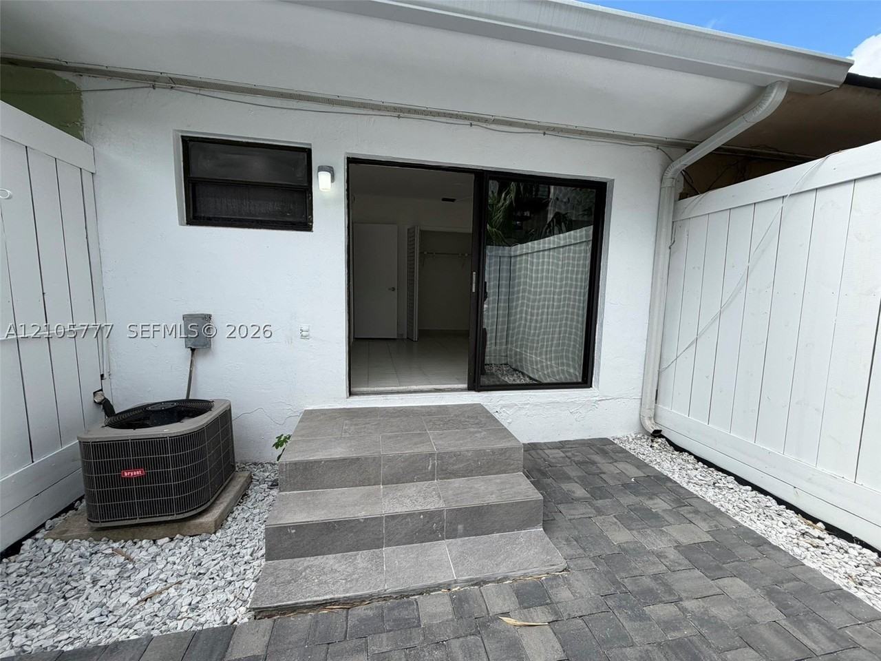 3475 Sw 1st Ave #6 - Photo 7 of 38