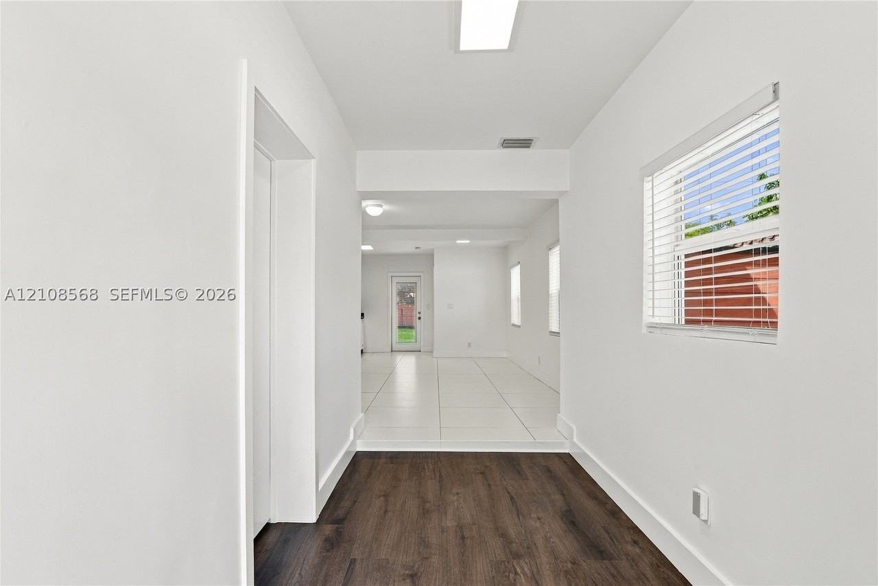 1229 Nw 1st Ave - Photo 3 of 41