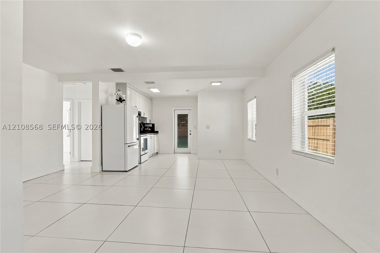 1229 Nw 1st Ave - Photo 5 of 41
