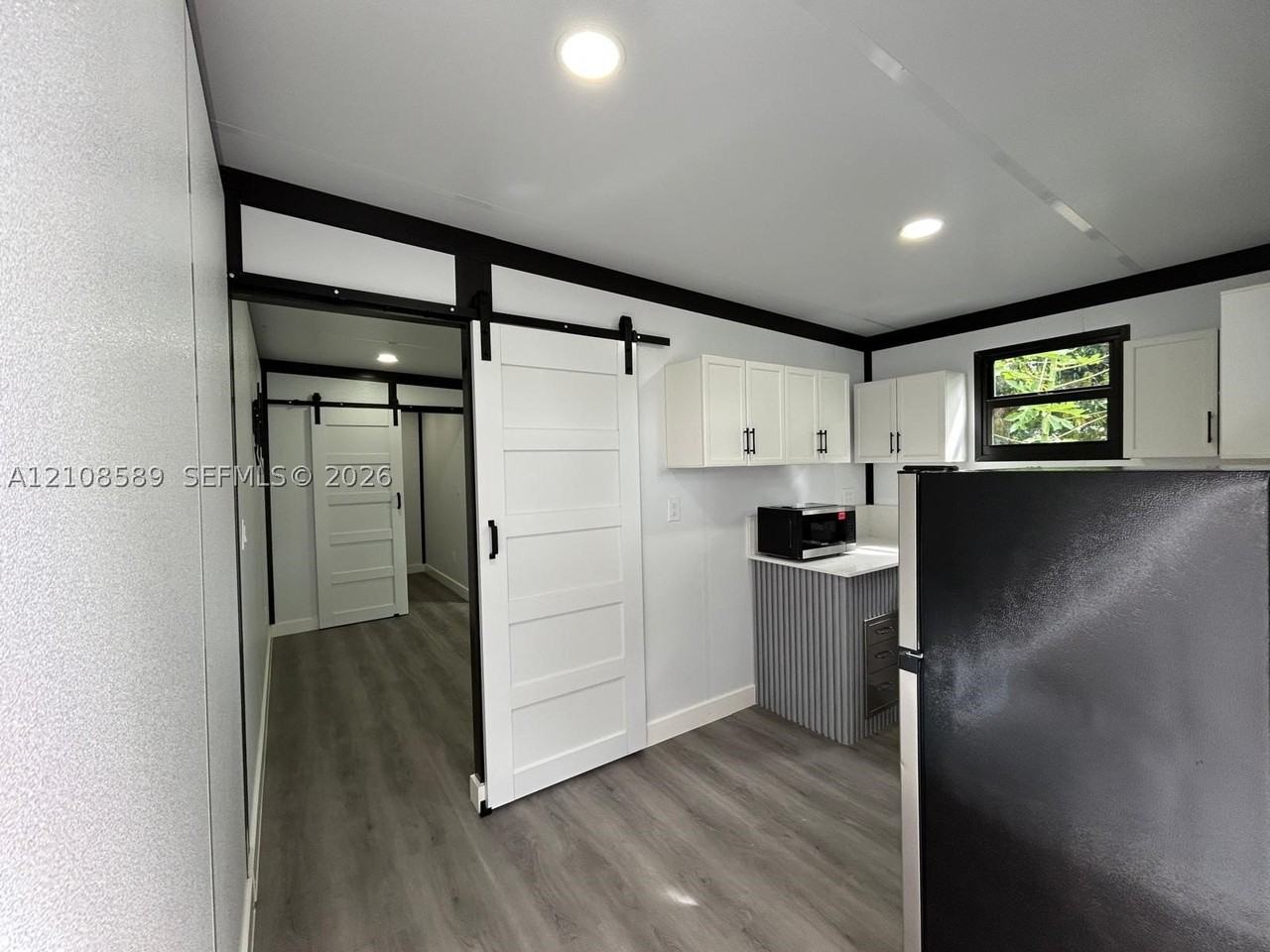1031 Ne 151st St #1 - Photo 2 of 8