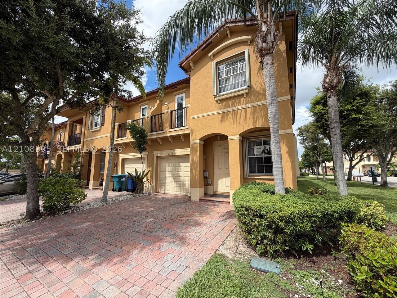 12989 Sw 135th Ter #0 - Photo 2 of 36