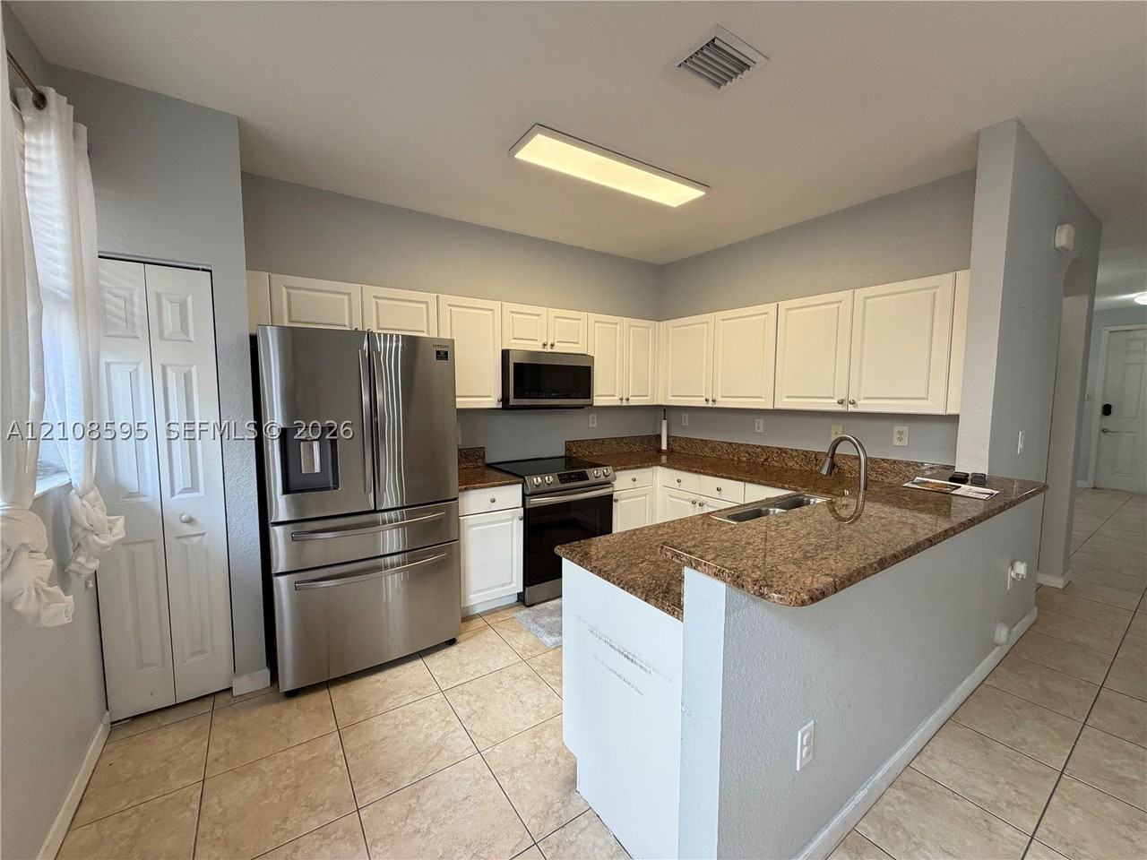 12989 Sw 135th Ter #0 - Photo 4 of 36