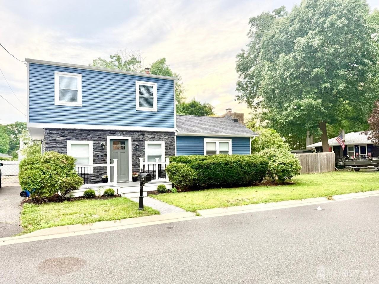 27 Brookside Rd - Photo 2 of 50