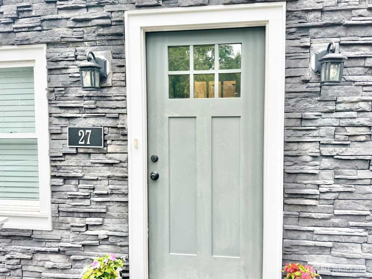 27 Brookside Rd - Photo 3 of 50