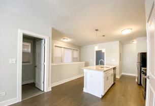 1607 W Foster Ave #1E - Photo 1 of 1