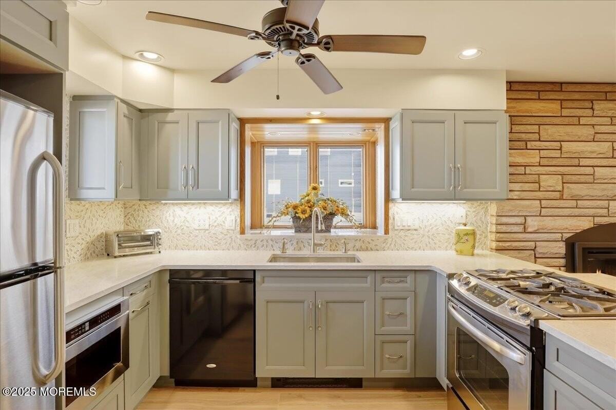8 Ortley Ave - Photo 2 of 45