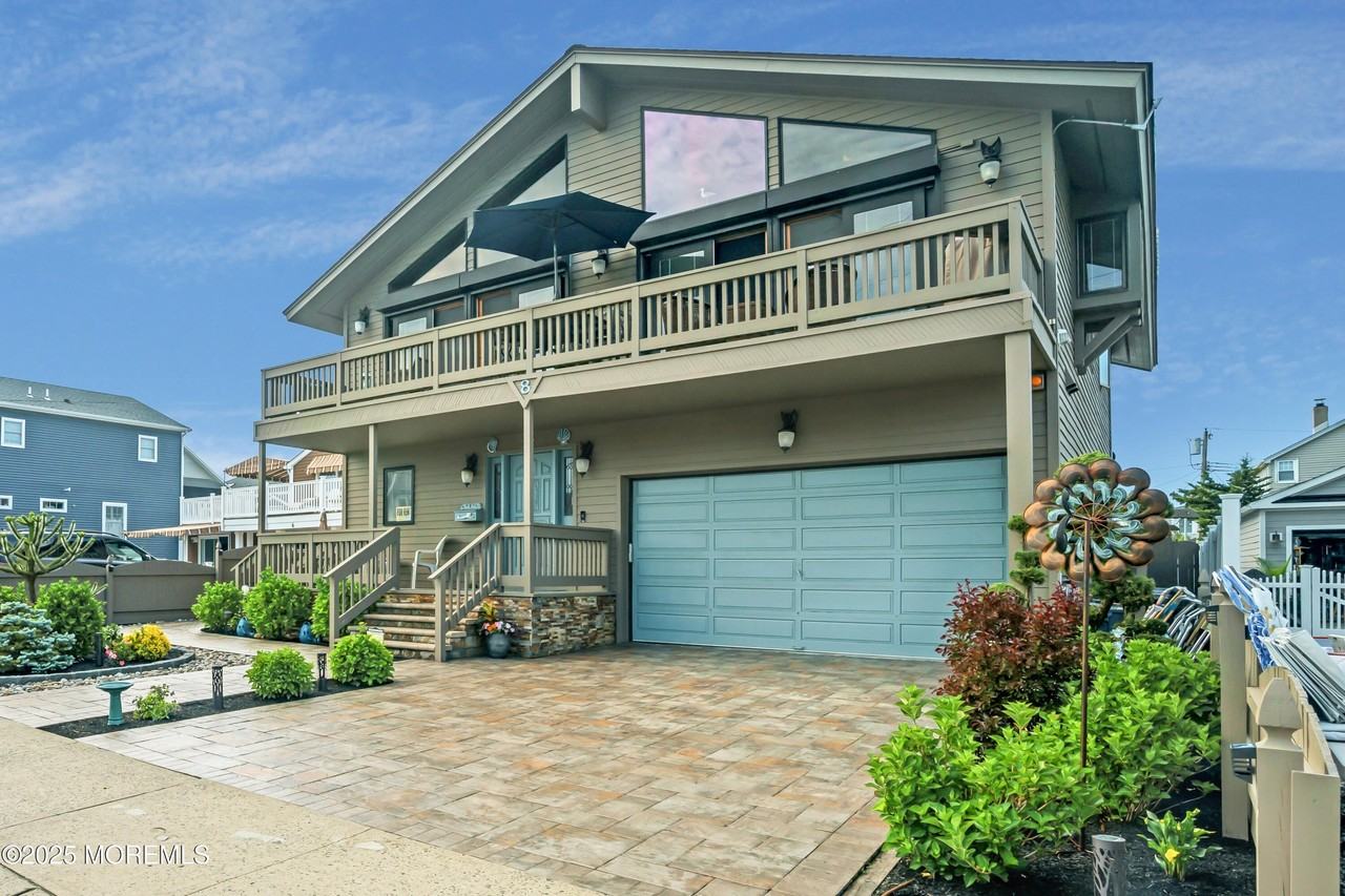 8 Ortley Ave - Photo 6 of 45