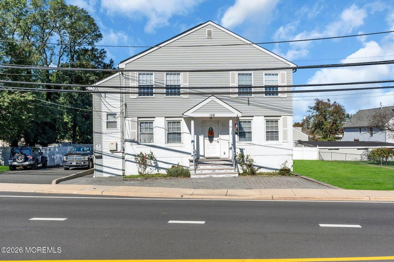 128 Cliffwood Ave #B - Photo 3 of 32