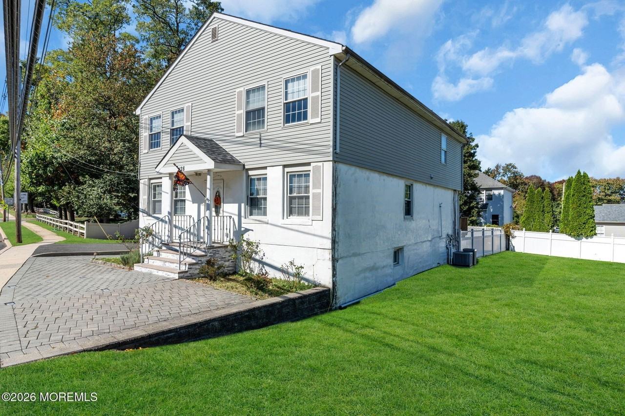 128 Cliffwood Ave #B - Photo 4 of 32