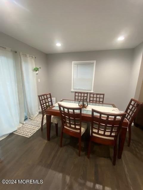 291 Lawrence Ave - Photo 6 of 12