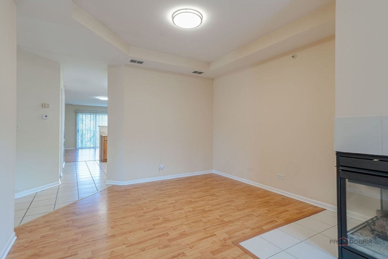 1002 Kensington Dr - Photo 6 of 30