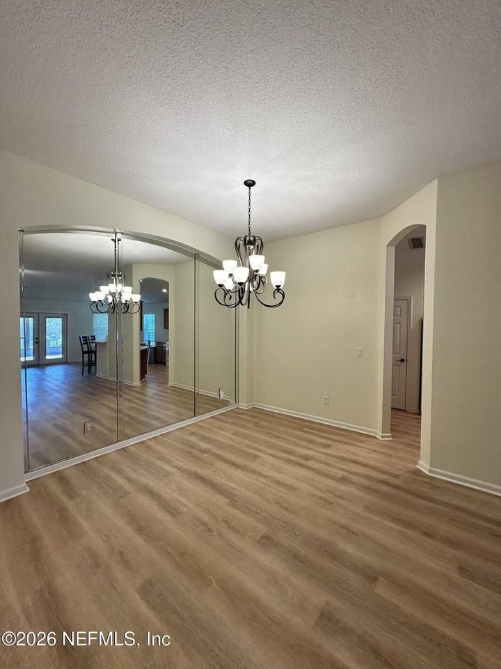 1540 Austin Ln - Photo 5 of 31