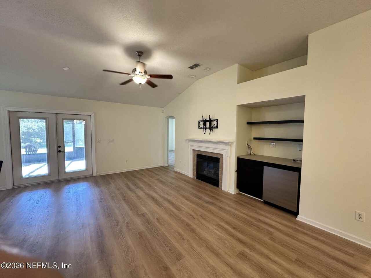 1540 Austin Ln - Photo 6 of 31