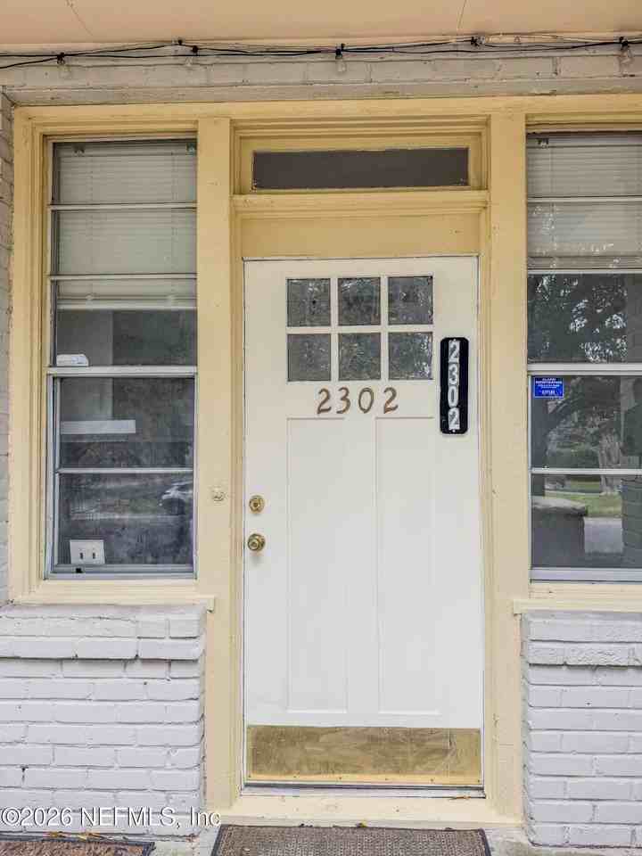 2302 College St - Photo 2 of 15