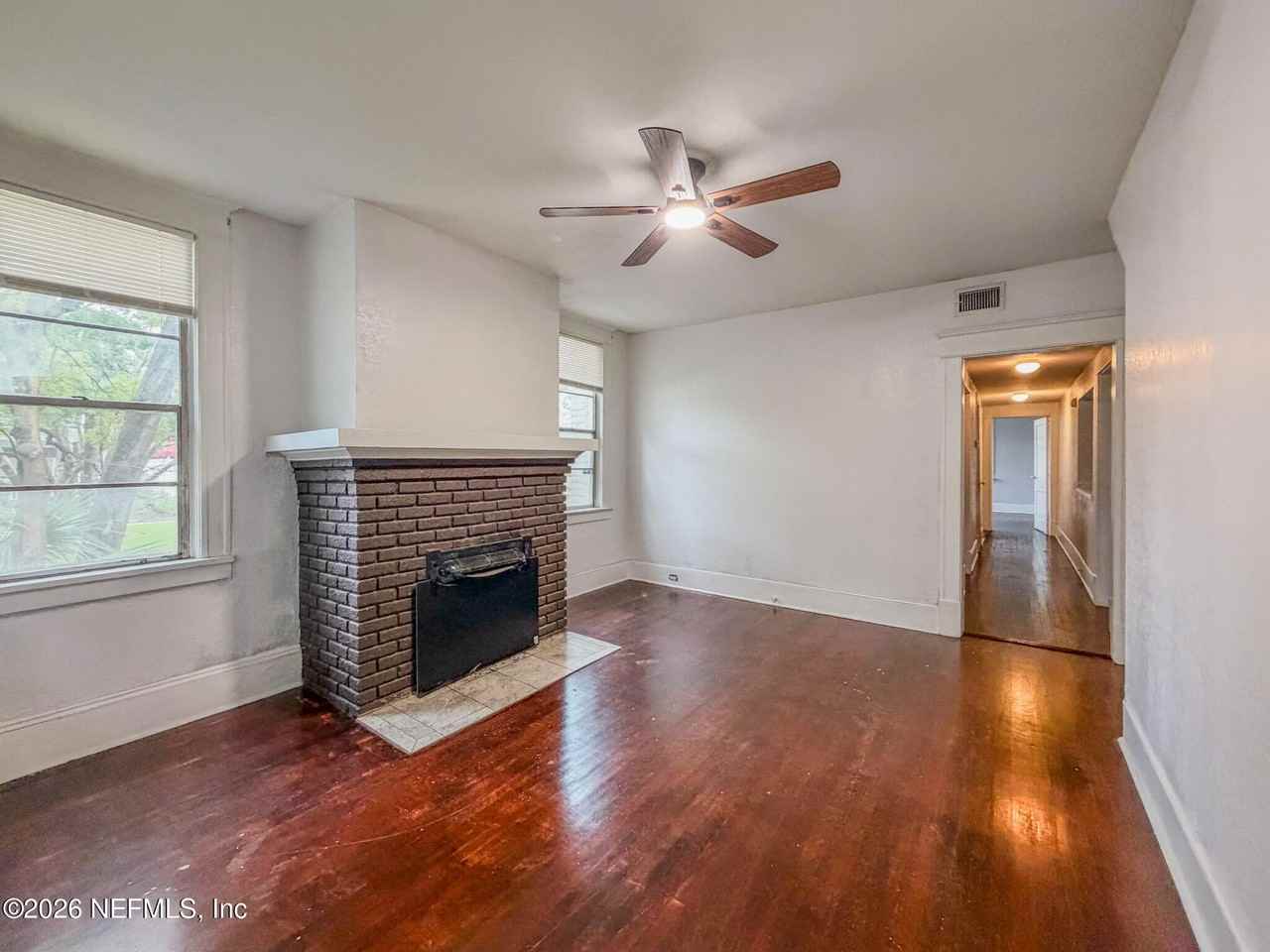 2302 College St - Photo 4 of 15