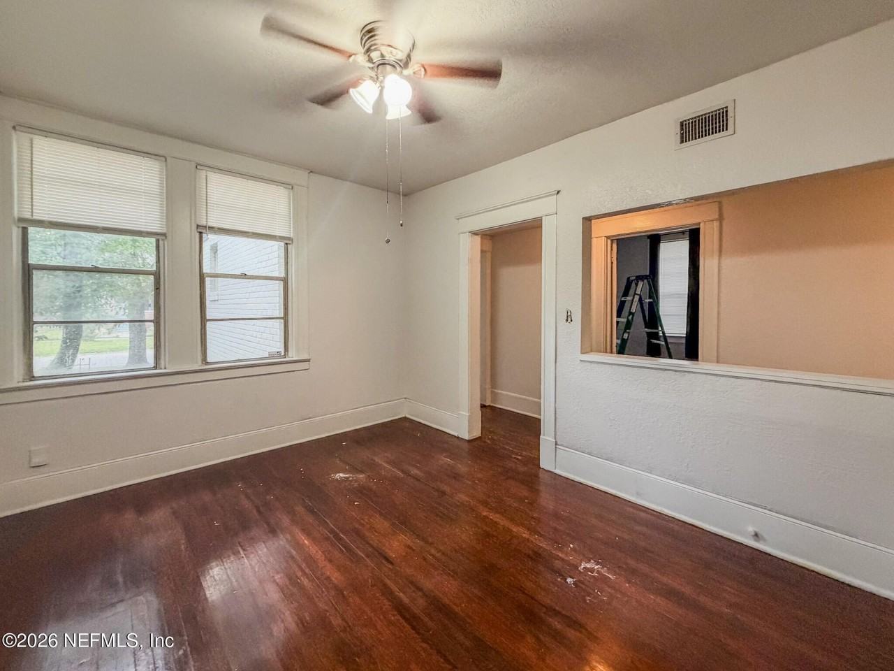 2302 College St - Photo 6 of 15