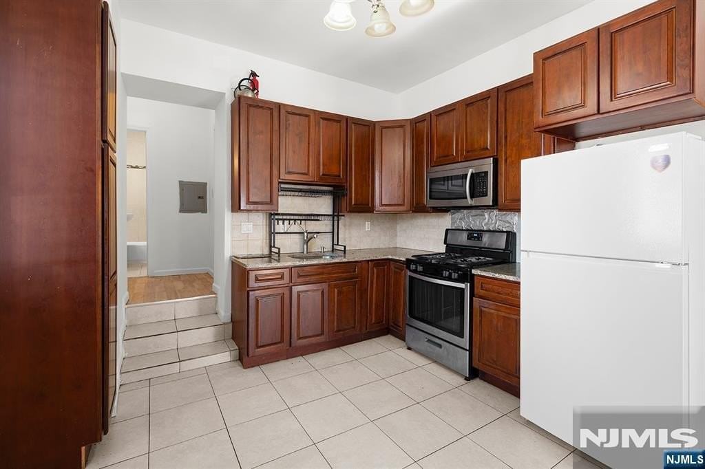 309 Washington Ave #1 - Photo 3 of 14