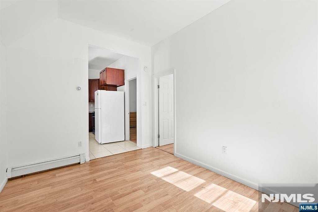 309 Washington Ave #1 - Photo 6 of 14