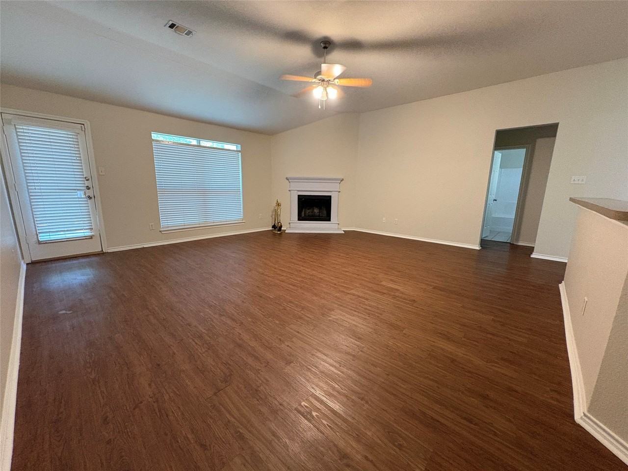 805 Green Acres Ln - Photo 5 of 21