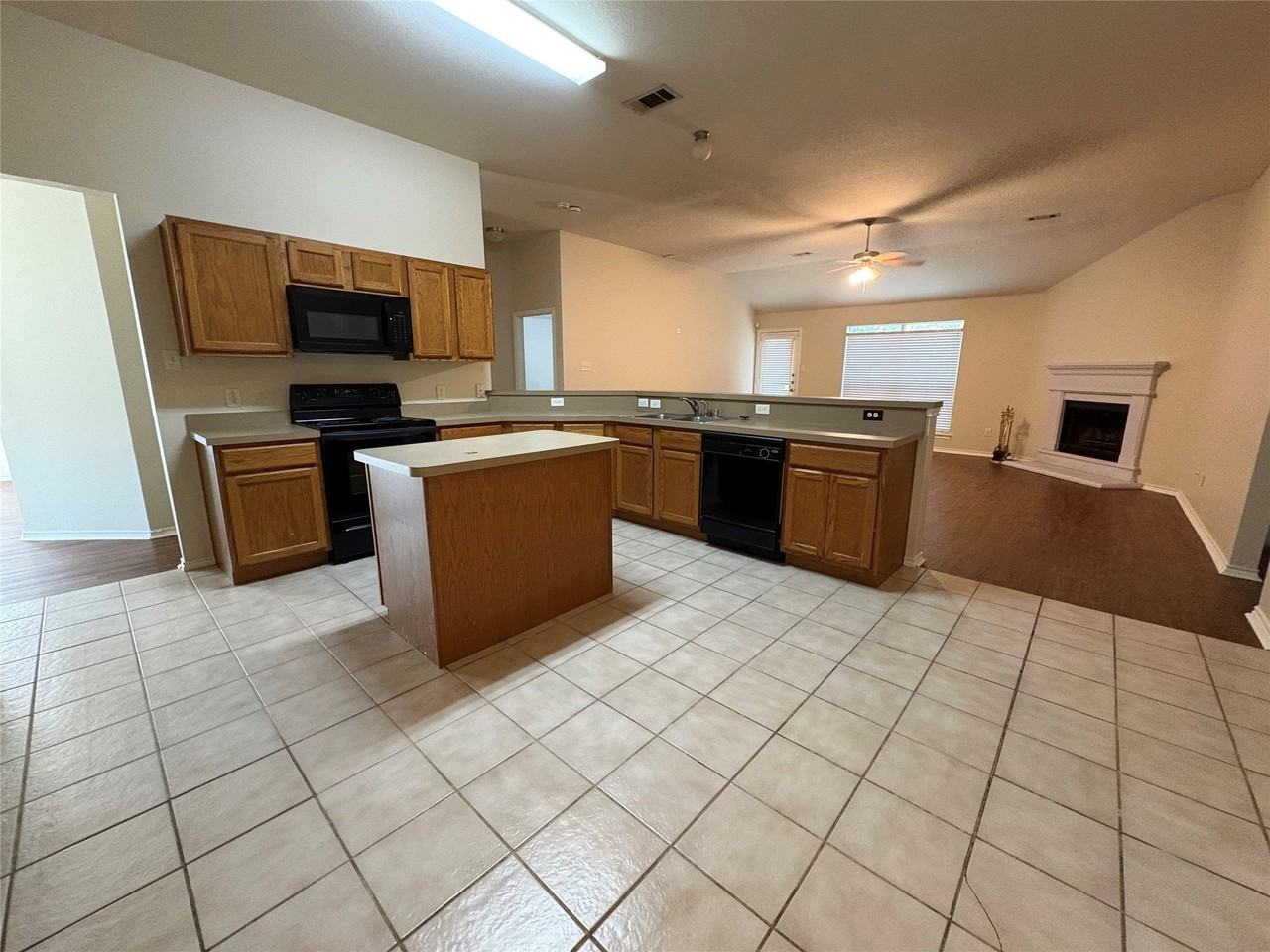 805 Green Acres Ln - Photo 7 of 21