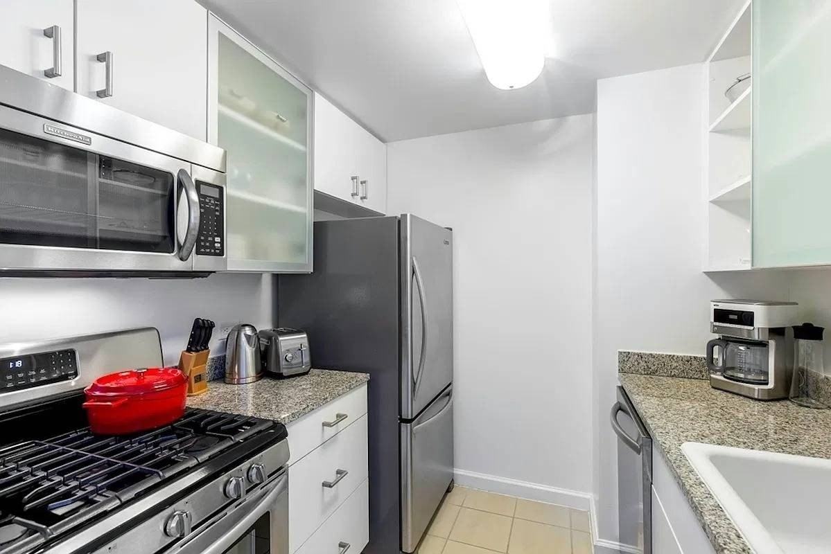 500 W 56th St #1601 - Photo 7 of 18