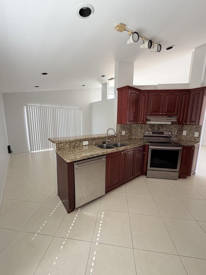 9671 Tavernier Dr - Photo 4 of 27