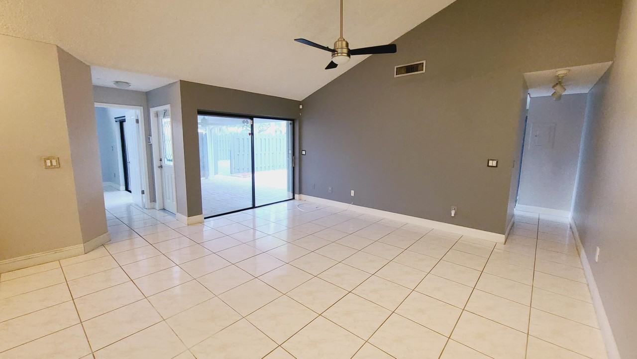 1188 Shibumy Cir #C - Photo 3 of 19