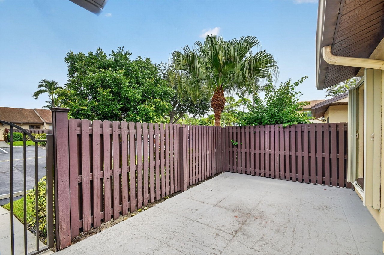 604 Sea Pine Way #C - Photo 4 of 50