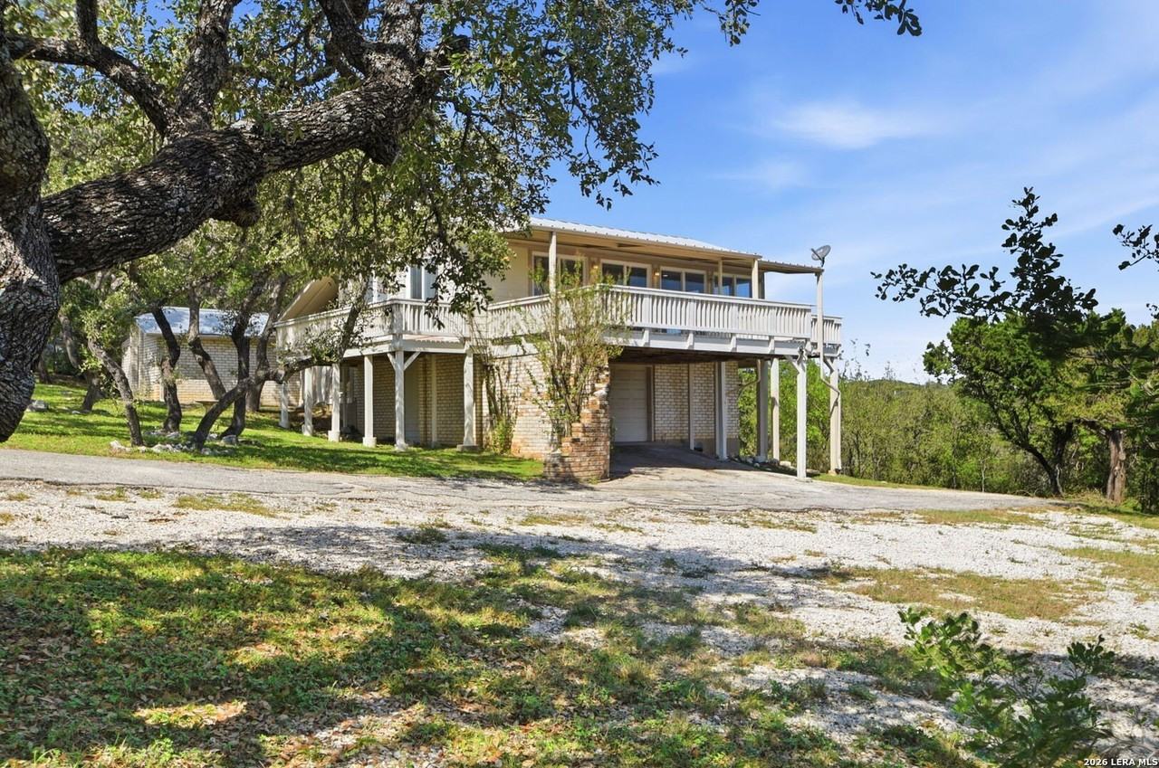 16202 Purple Sage Rd - Photo 4 of 38