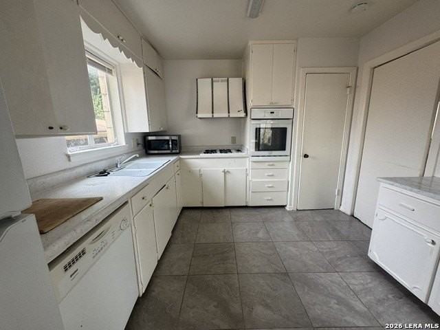 1031 Shook Ave - Photo 4 of 7