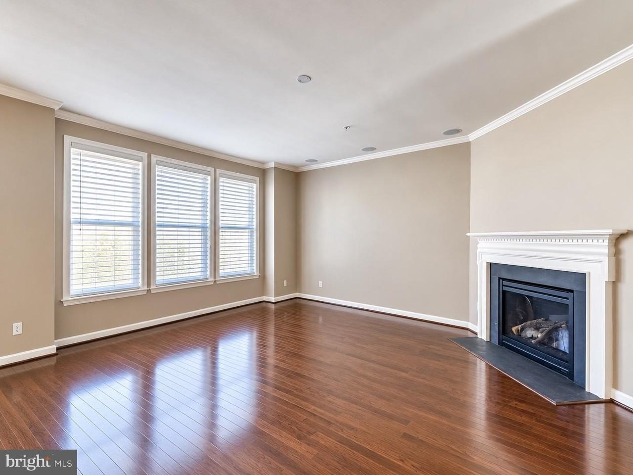 7521 Calais Way - Photo 3 of 35