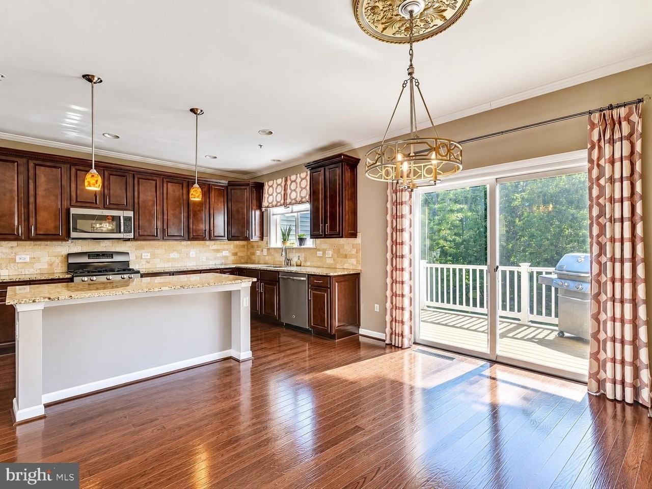 7521 Calais Way - Photo 6 of 35
