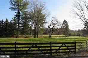 1040 Taylorsville Rd - Photo 7 of 12