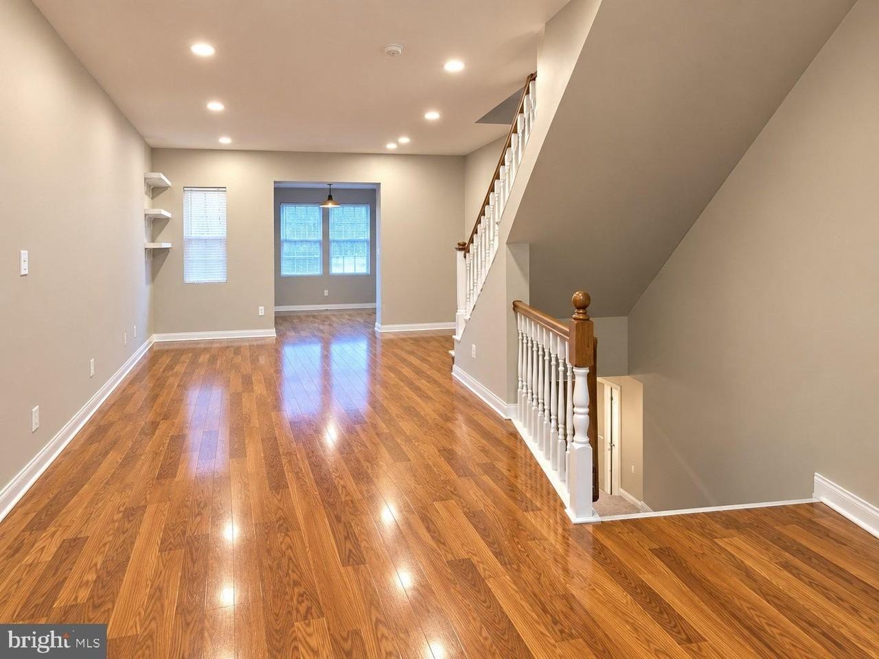 5473 Morse St - Photo 3 of 15