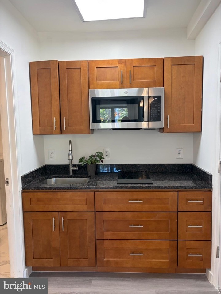 541-2 FLOOR WASHINGTON Avenue - Photo 5 of 11