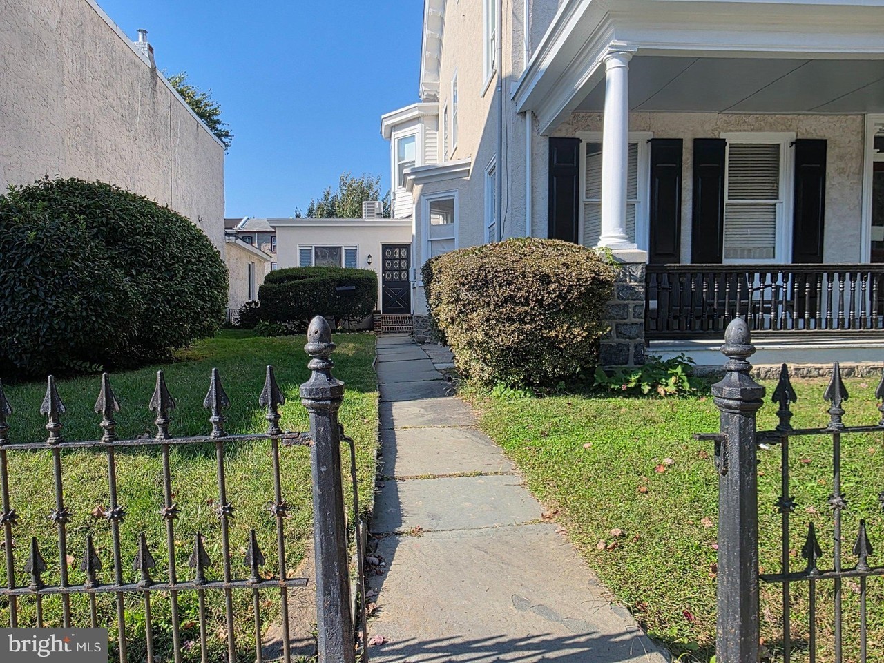 420 Lyceum Ave #1R - Photo 2 of 33