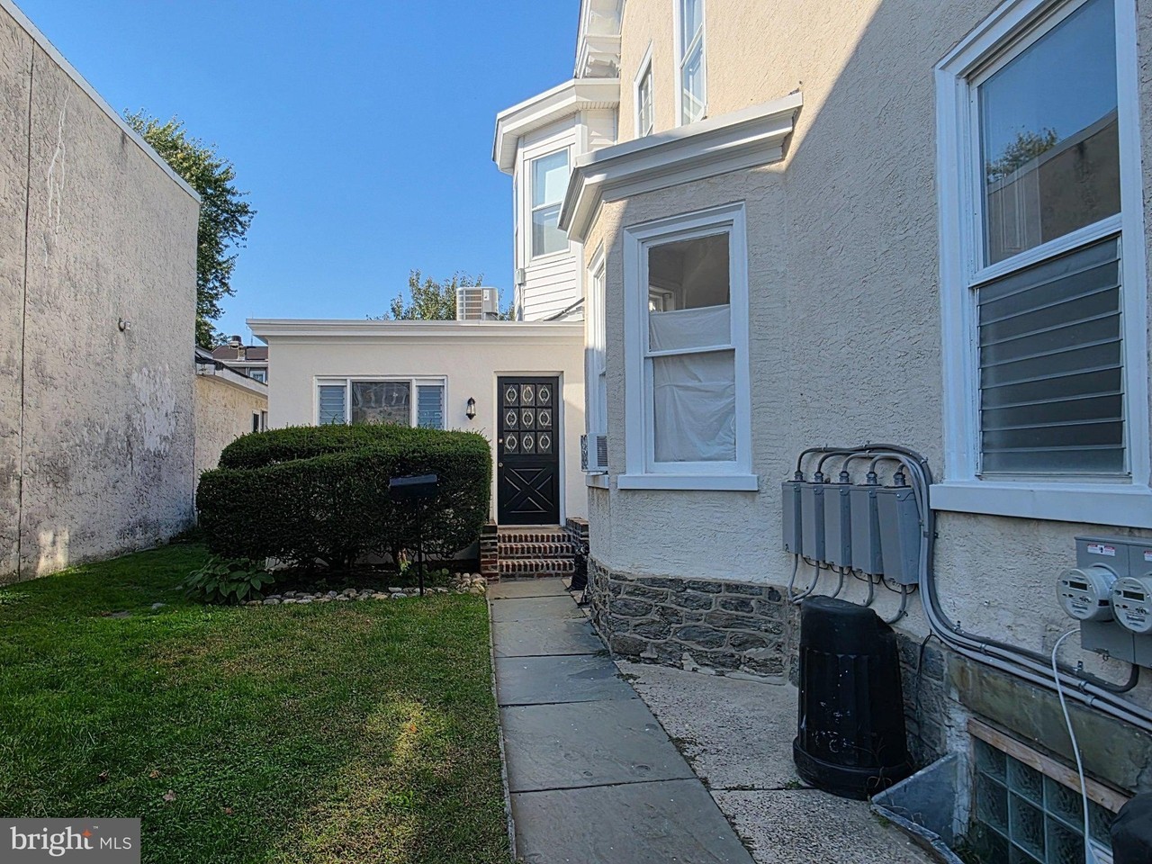 420 Lyceum Ave #1R - Photo 3 of 33