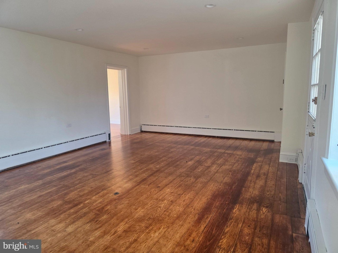 420 Lyceum Ave #1R - Photo 5 of 33
