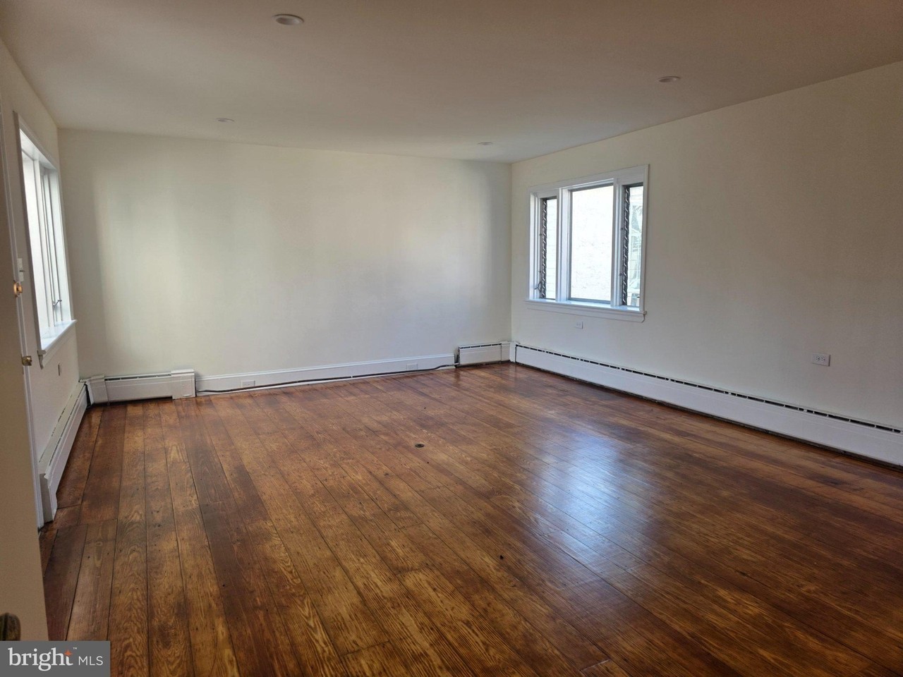 420 Lyceum Ave #1R - Photo 6 of 33
