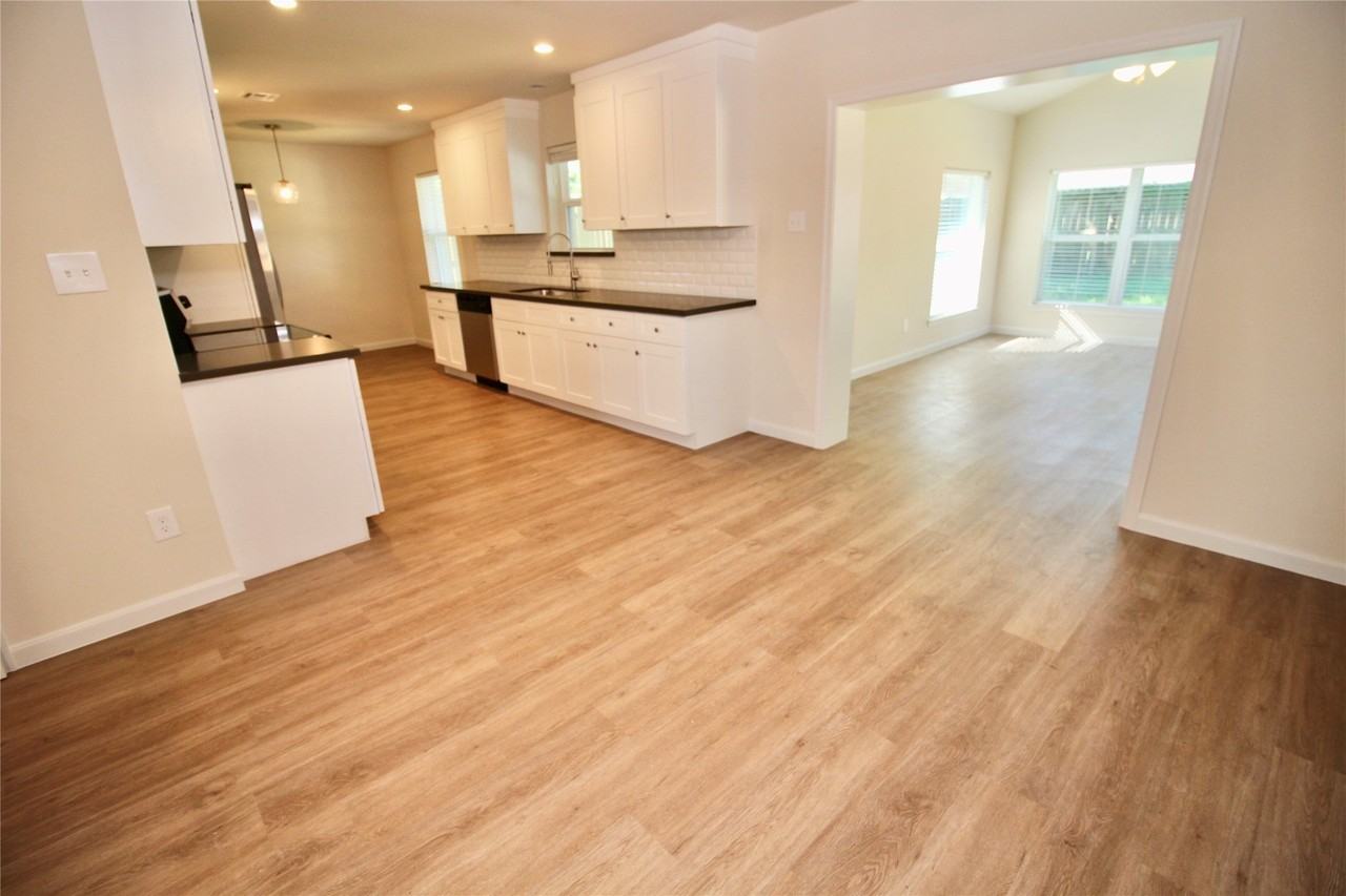 409 Morningside Dr - Photo 5 of 20