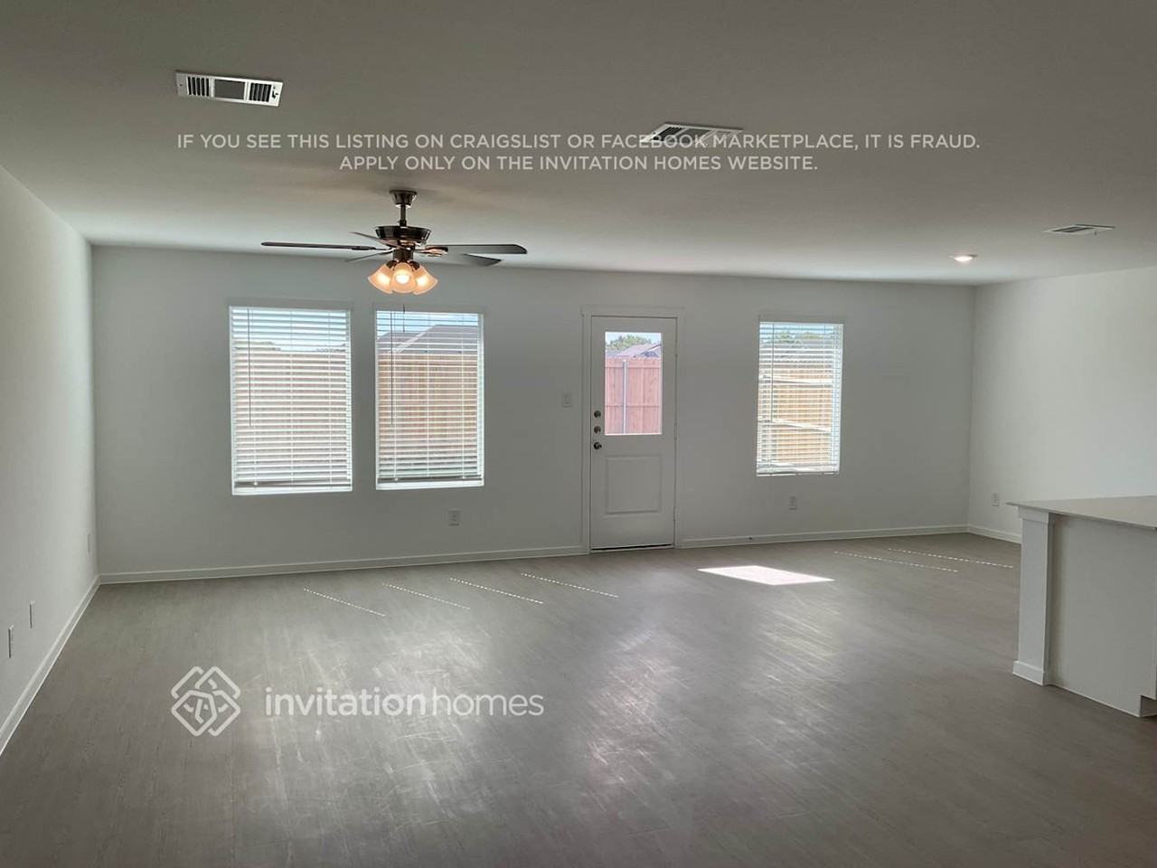 3220 Valentia Ln - Photo 3 of 16