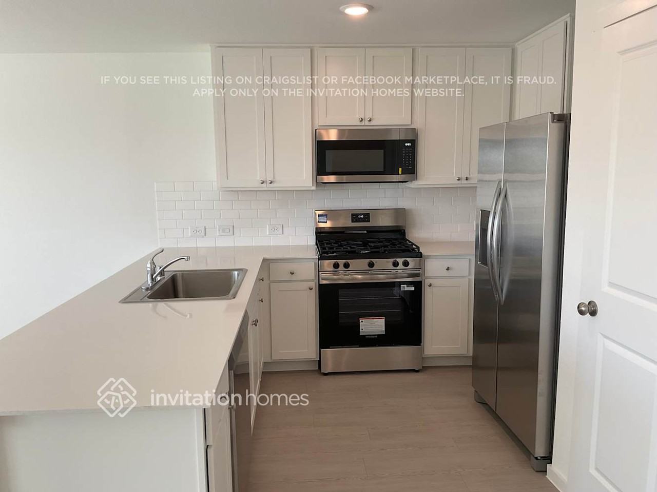 3220 Valentia Ln - Photo 5 of 16