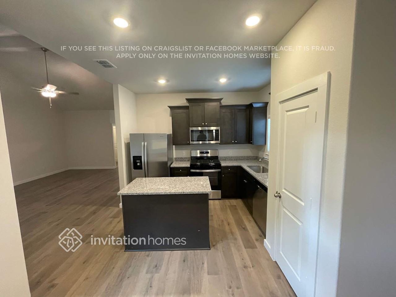218 N Island Dr - Photo 4 of 14